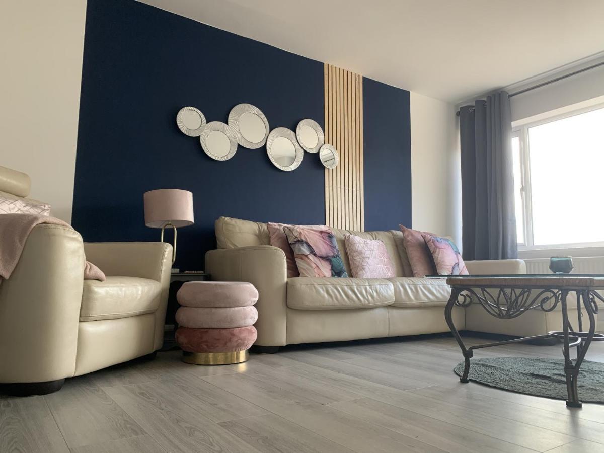 Crowthorne House, Beautiful 3 Bedroom Home For Upto 8 Guests, With Sofa Bed Cul-De-Sac With Private Driveway Nottingham Exteriör bild